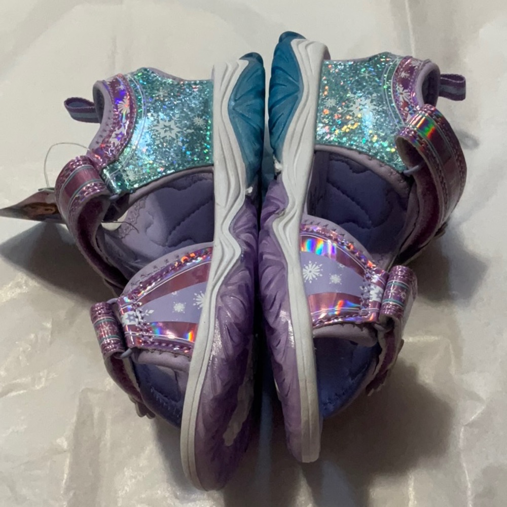 Disney Frozen Anna and Elsa Toddler Light up Sandals - Picture 4 of 8